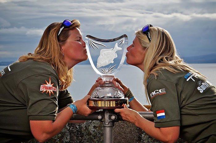 Titratele pescarite olandeze Lizette si Bianca puse la respect de romancele Cristina si Gina la prima editie a mondialului feminin de crap.